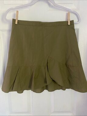 🚨Priced for quick sale🚨 Madewell Olive Green Ruffle Hem Skirt
